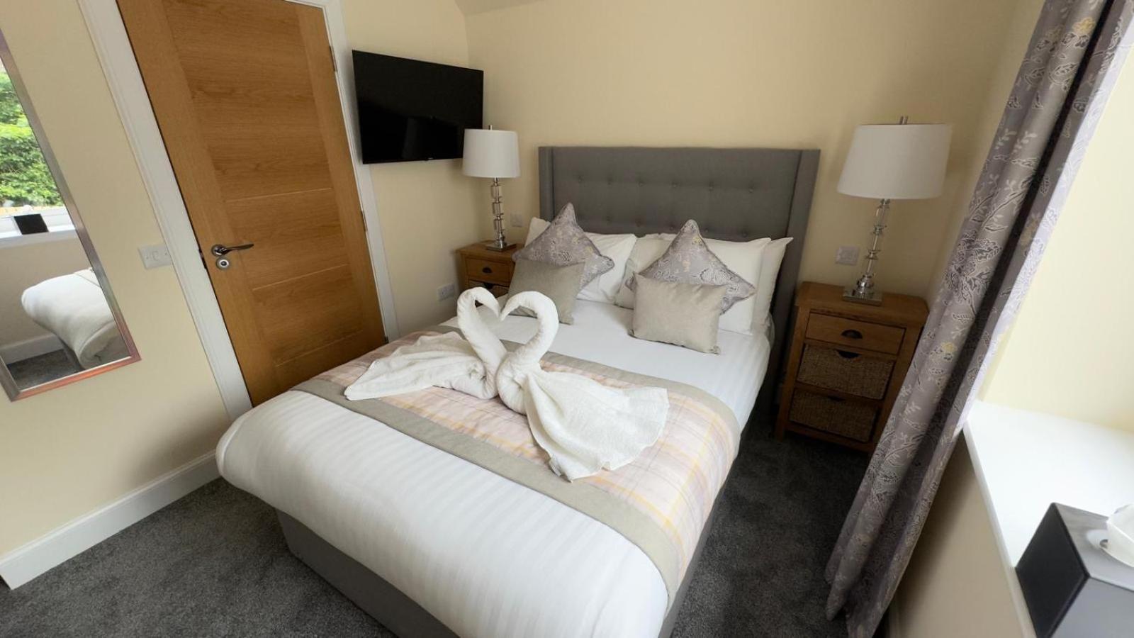 The Waverley Inn Holiday Homes Inverness Exteriör bild